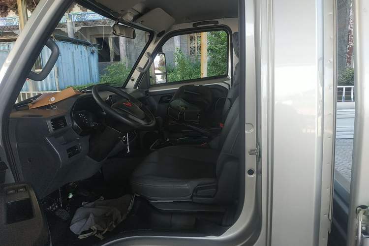 Used Wuling Dragon Truck 2023 2.0L Comfort Version Left Rear Seat