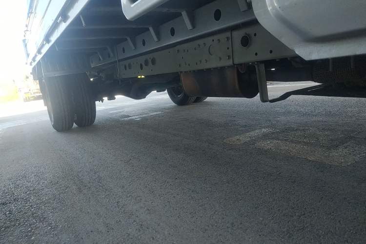 Used Wuling Dragon Truck 2023 2.0L Comfort Version Right Side Sill