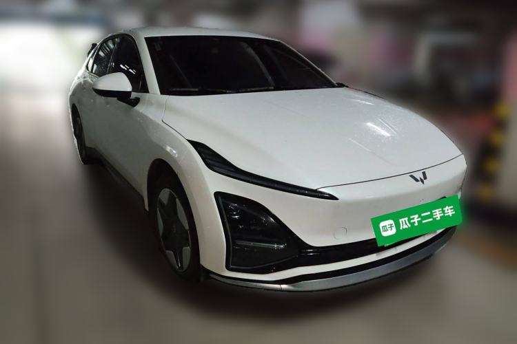 Used Wuling E5 2024 510 km Standard Version Front Right 45 Deg