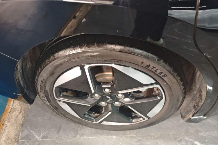 Used Wuling E5 2024 510 km Standard Version Exterior 5