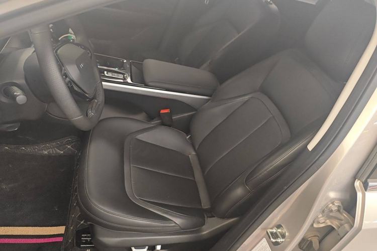 Used Wuling E5 2024 510 km Standard Version Left Front Seat