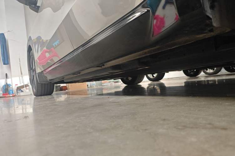 Used Wuling E5 2024 510 km Standard Version Left Side Sill