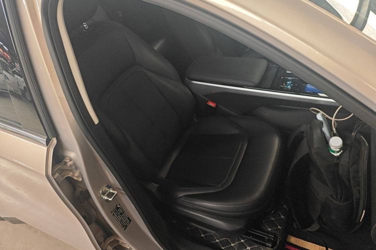 Used Wuling E5 2024 510 km Standard Version Right Front Seat