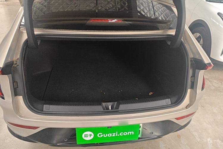 Used Wuling E5 2024 510 km Standard Version Trunk