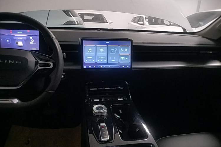 Used Wuling E5 2024 410 km Standard Version Audio And AC Panel