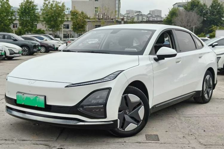 Used Wuling E5 2024 410 km Standard Version Exterior 1