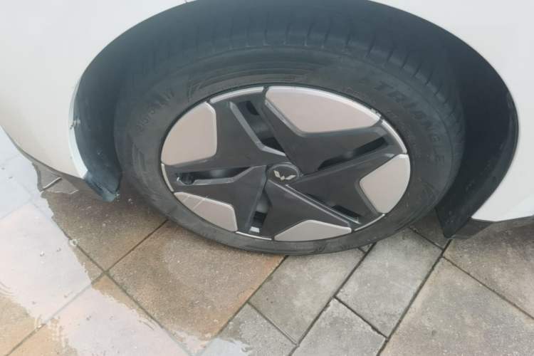 Used Wuling E5 2024 410 km Standard Version Exterior 4