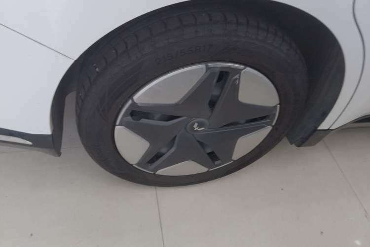 Used Wuling E5 2024 410 km Standard Version Exterior 8