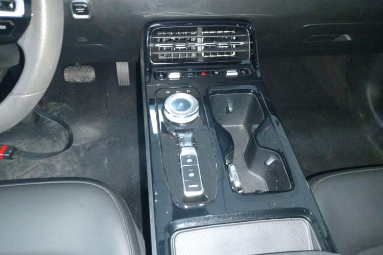 Used Wuling E5 2024 410 km Standard Version Gear Lever