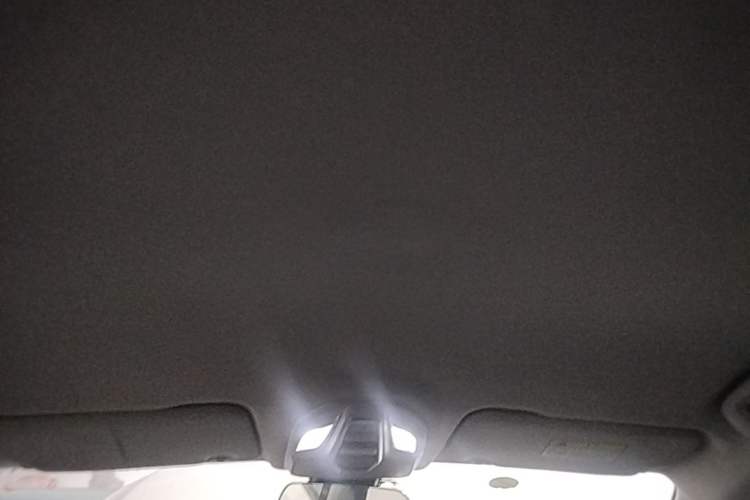 Used Wuling E5 2024 410 km Standard Version Headliner