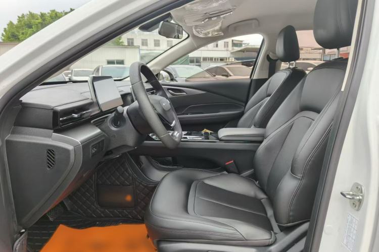 Used Wuling E5 2024 410 km Standard Version Interior 2