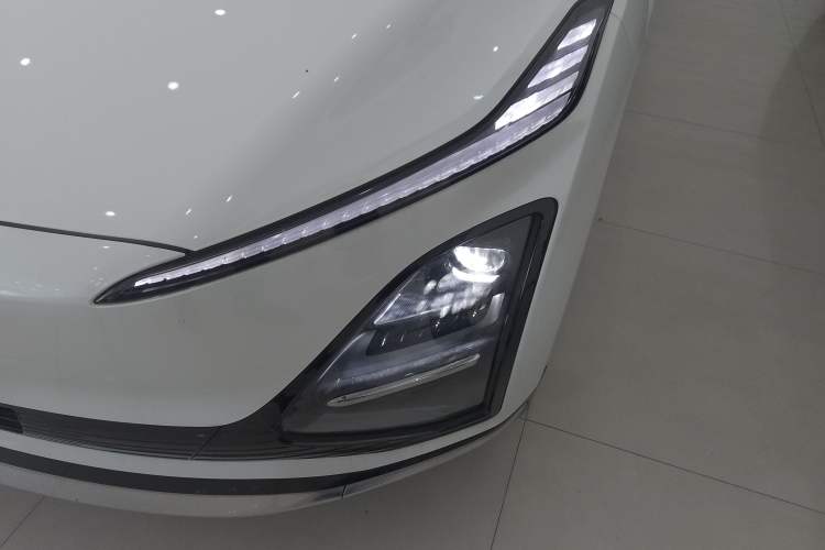 Used Wuling E5 2024 410 km Standard Version Left Front Headlight