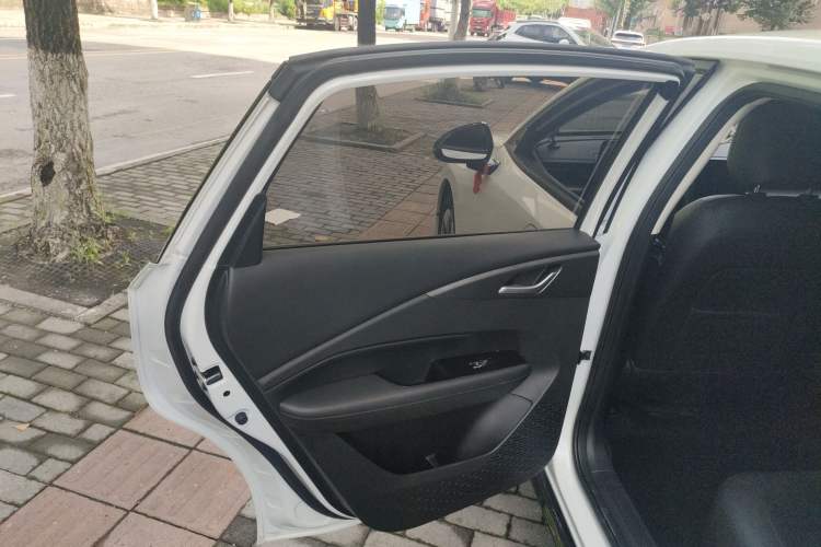 Used Wuling E5 2024 510 km Standard Version Left Rear Door Interior