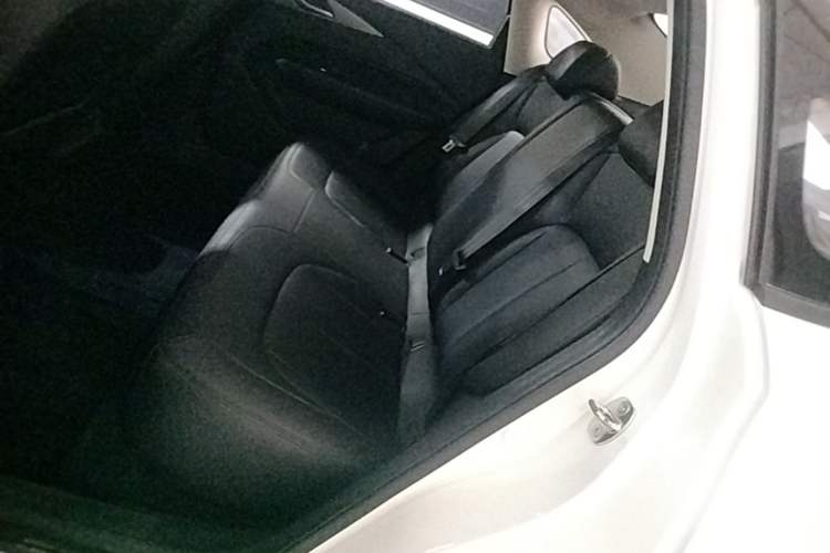 Used Wuling E5 2024 410 km Standard Version Left Rear Seat