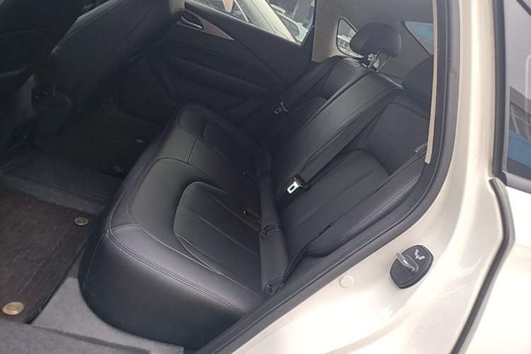Used Wuling E5 2024 410 km Standard Version Left Rear Seat