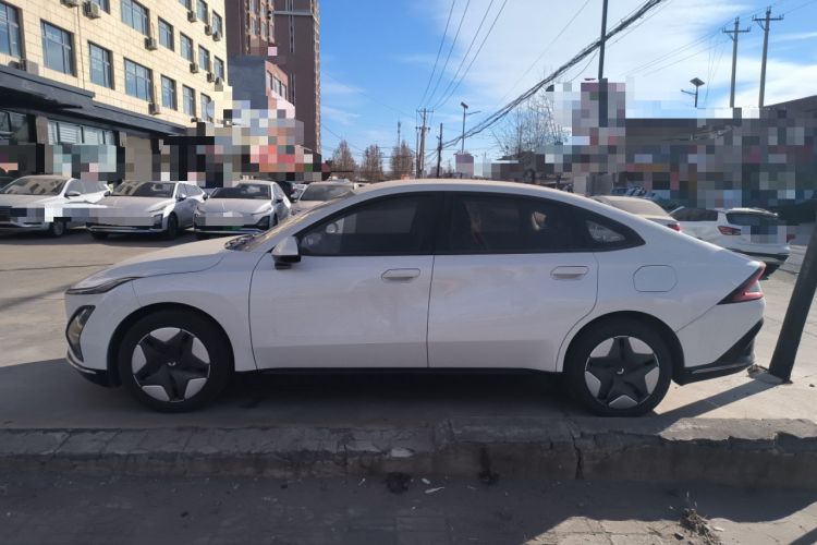 Used Wuling E5 2024 410 km Standard Version Left Side