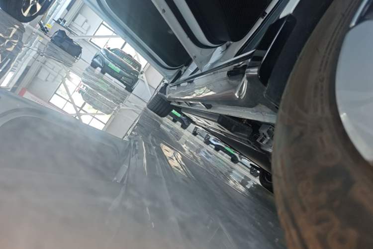 Used Wuling E5 2024 510 km Standard Version Left Side Sill