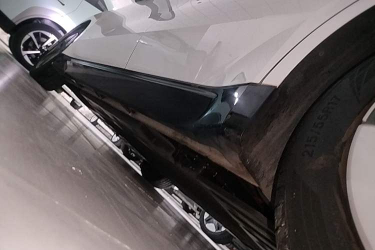 Used Wuling E5 2024 410 km Standard Version Left Side Sill