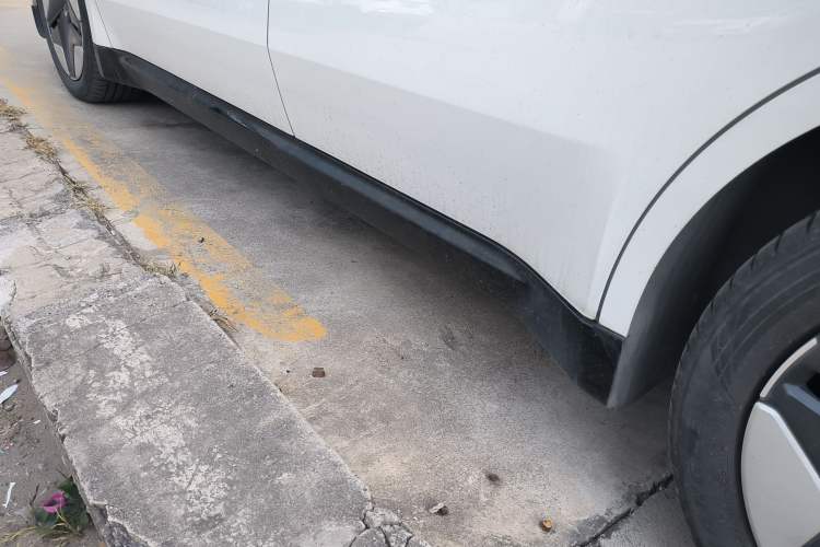 Used Wuling E5 2024 410 km Standard Version Left Side Sill