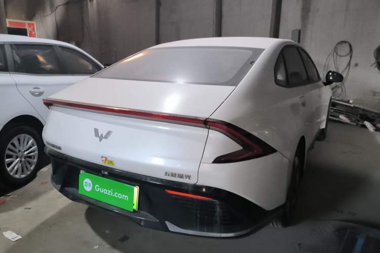 Used Wuling E5 2024 410 km Standard Version Rear Right 45 Deg