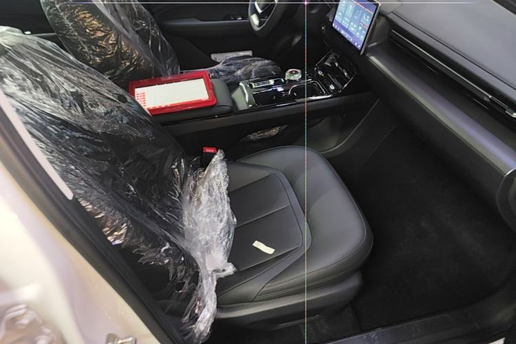 Used Wuling E5 2024 510 km Standard Version Right Front Seat
