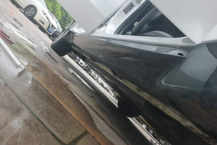 Used Wuling E5 2024 410 km Standard Version Right Side Sill