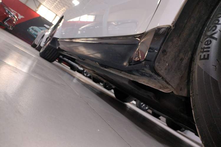 Used Wuling E5 2024 410 km Standard Version Right Side Sill