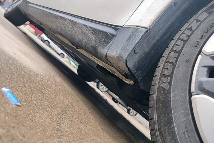 Used Wuling E5 2024 410 km Standard Version Right Side Sill