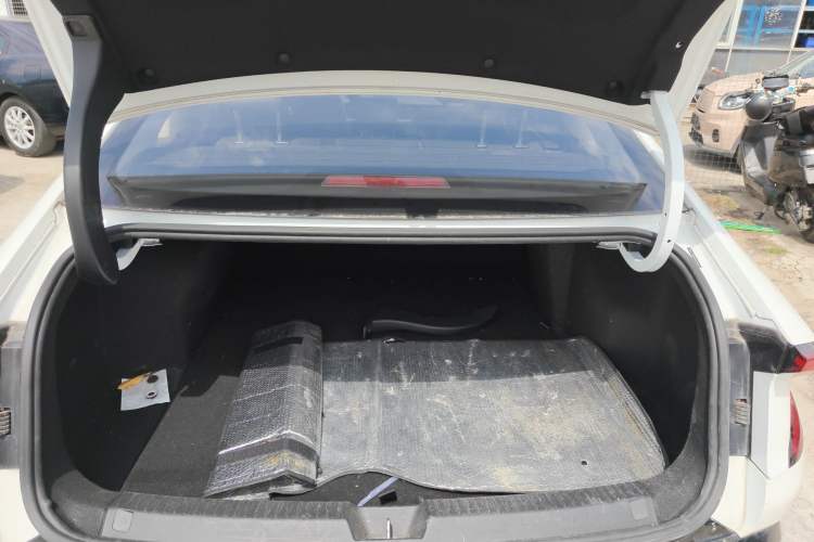 Used Wuling E5 2024 410 km Standard Version Trunk