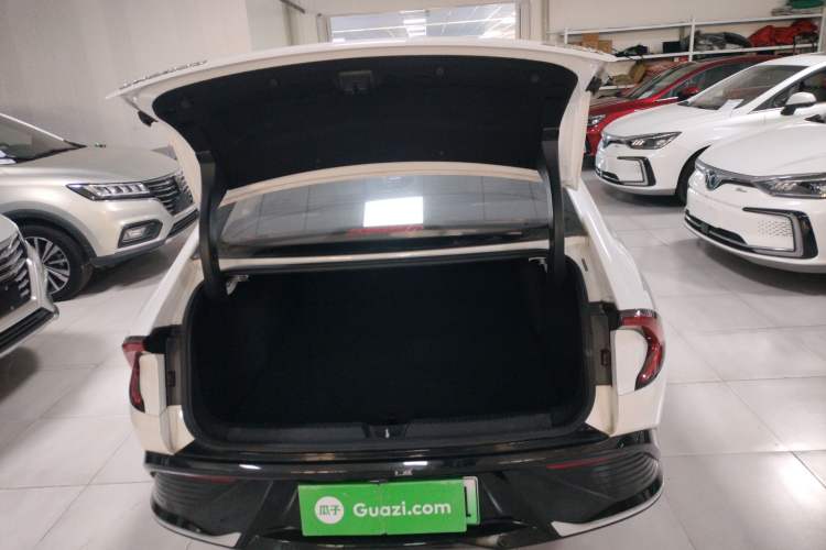 Used Wuling E5 2024 410 km Standard Version Trunk