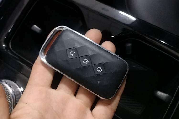 Used Wuling E5 2024 410 km Standard Version Vehicle Key