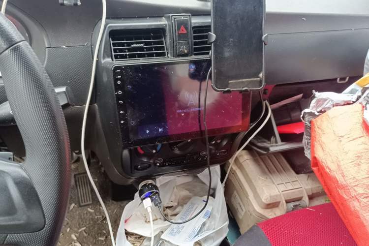 Used Wuling Electric Truck 2021 Cargo Truck Penghui 43.2kWh Liugong Electric Control System Audio And AC Panel