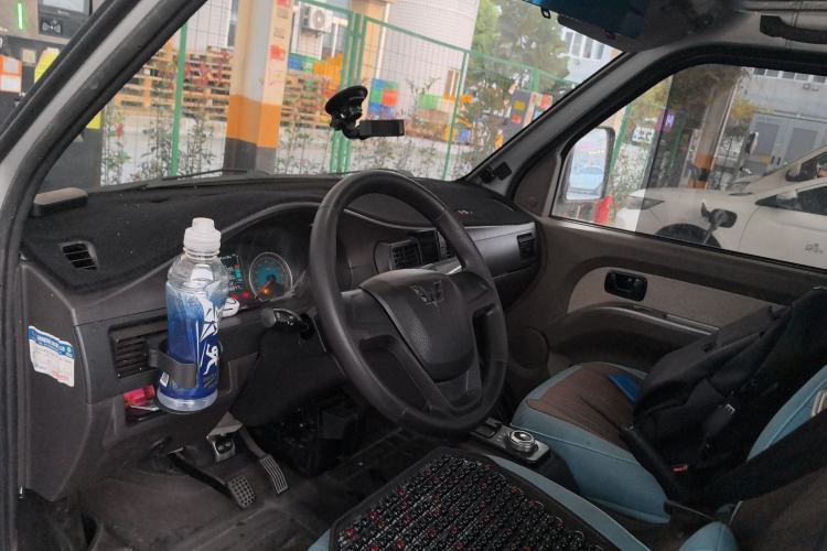 Used Wuling Electric Truck 2021 Cargo Truck Lifan 41.6kWh Inovance 2nd-Generation Electric Control System Center Console