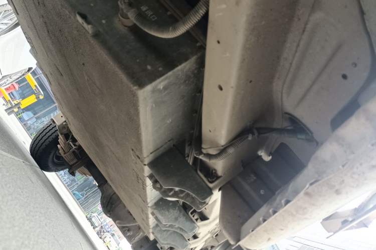 Used Wuling Electric Truck 2021 Cargo Truck Penghui 43.2kWh Liugong Electric Control System Chassis Front Left