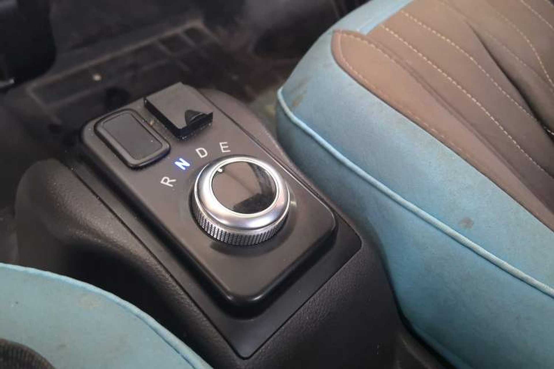 Used Wuling Electric Truck 2021 Cargo Truck Lifan 41.6kWh Inovance 2nd-Generation Electric Control System Gear Lever