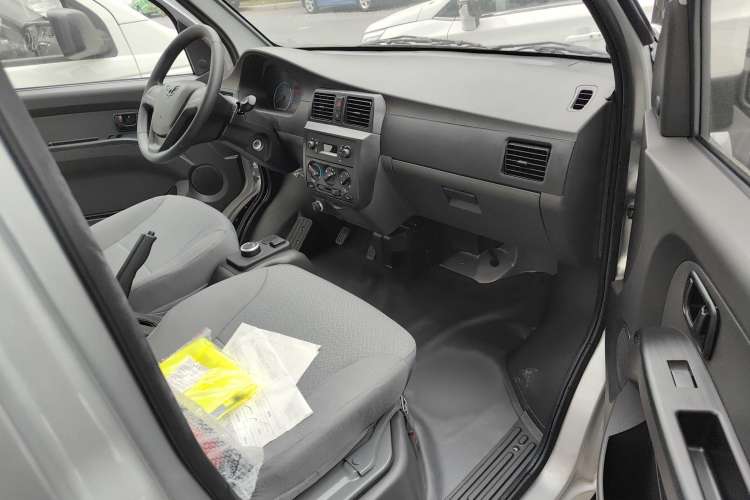 Used Wuling Electric Truck 2021 Ningde 41.86kWh Huichuan 2nd-Generation Electric Control for Cargo Truck Interior 1