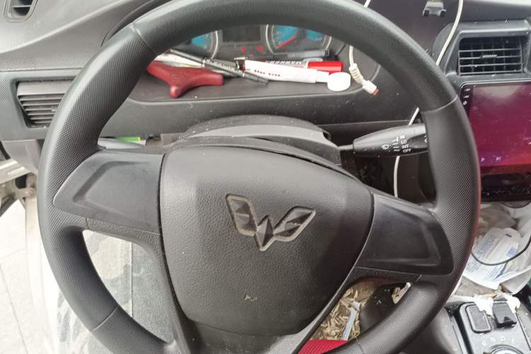 Used Wuling Electric Truck 2021 Cargo Truck Penghui 43.2kWh Liugong Electric Control System Steering Wheel