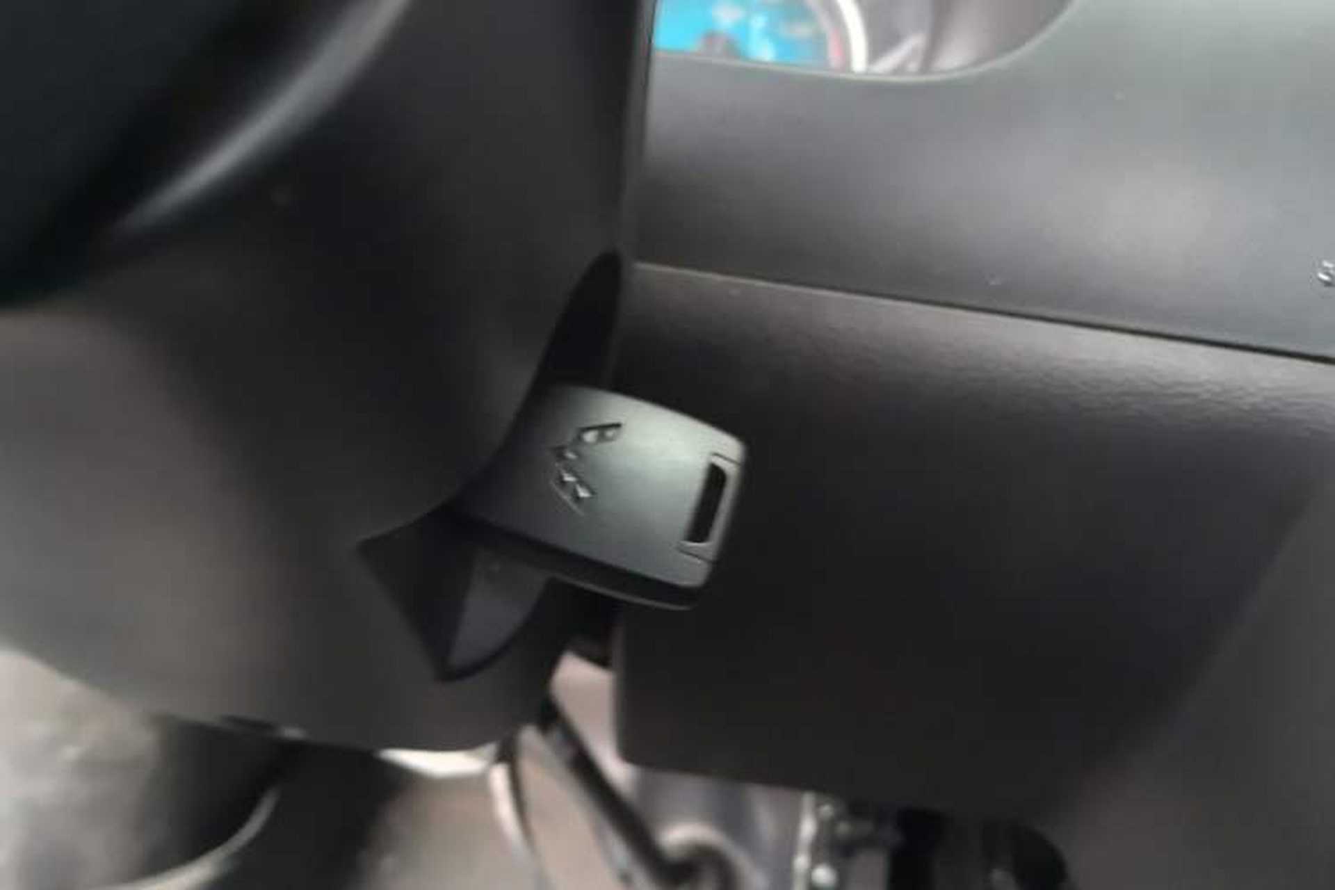 Used Wuling Electric Truck 2021 Cargo Truck Lifan 41.6kWh Inovance 2nd-Generation Electric Control System Vehicle Key