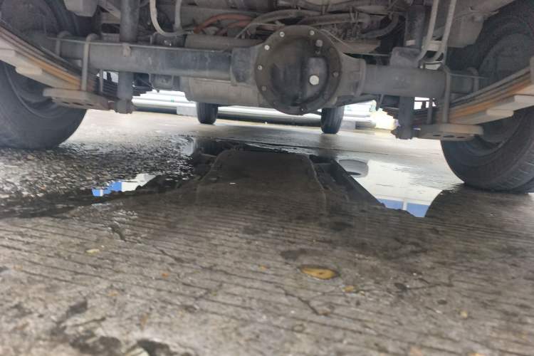 Used Wuling Electric Truck 2022 Affordable Model Anchi with 35.904 kWh Chassis Rear