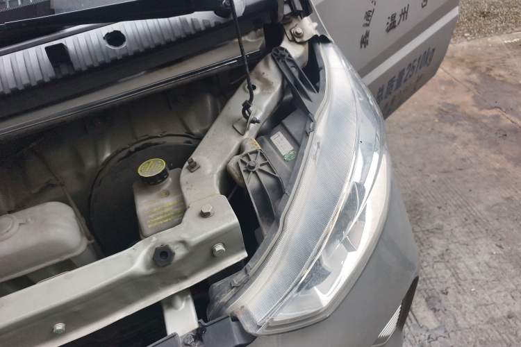 Used Wuling Electric Truck 2022 Affordable Model Anchi with 35.904 kWh Engine Bay Left
