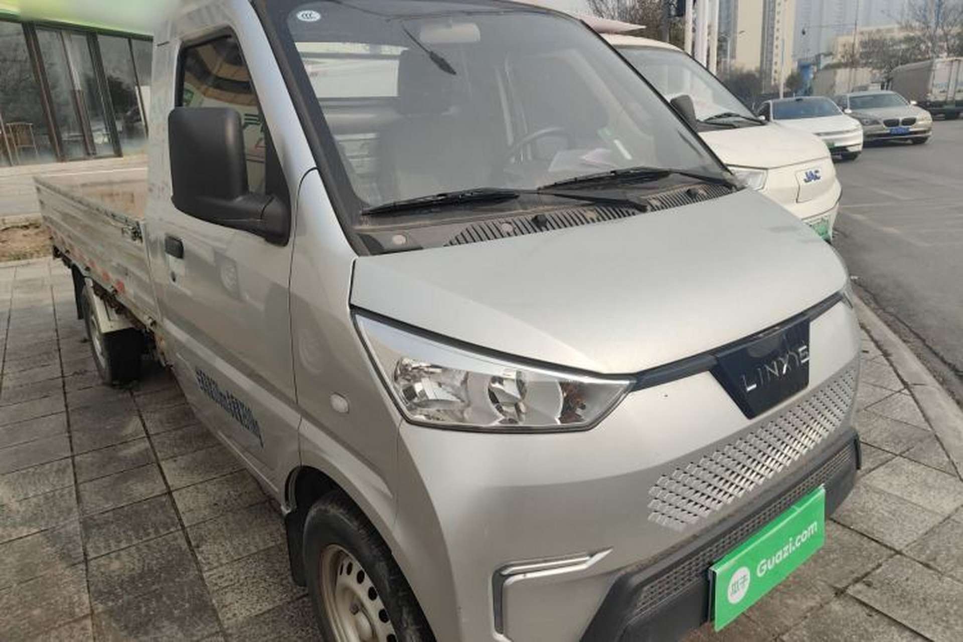 Used Wuling Electric Truck 2022 Affordable Model Anchi with 35.904 kWh Front Right 45 Deg