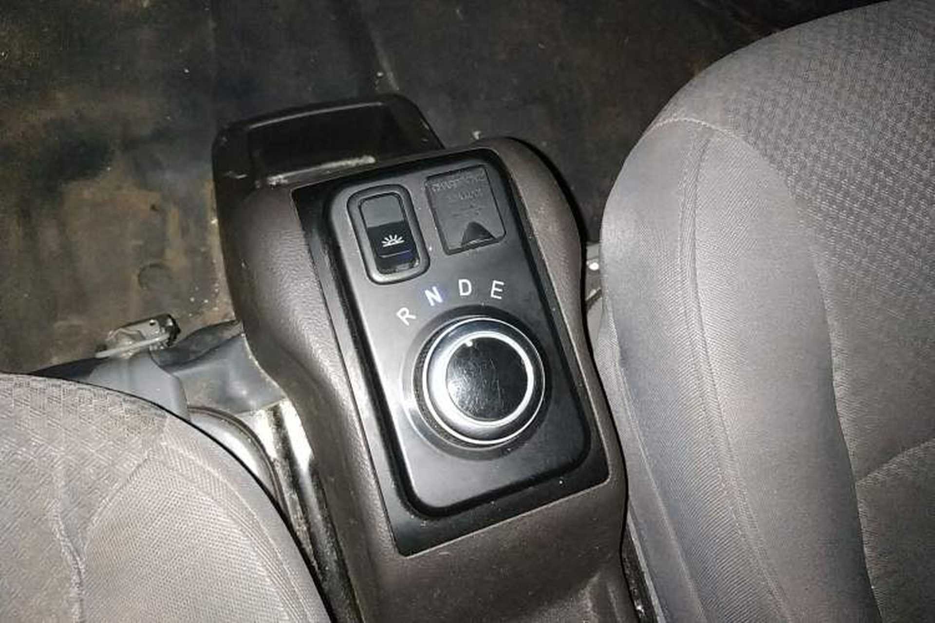 Used Wuling Electric Truck 2022 Affordable Model Anchi with 35.904 kWh Gear Lever
