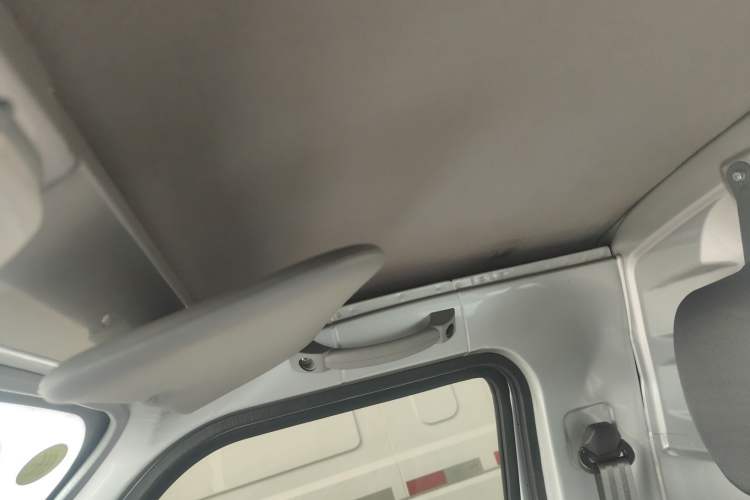 Used Wuling Electric Truck 2022 Affordable Model Anchi with 35.904 kWh Headliner