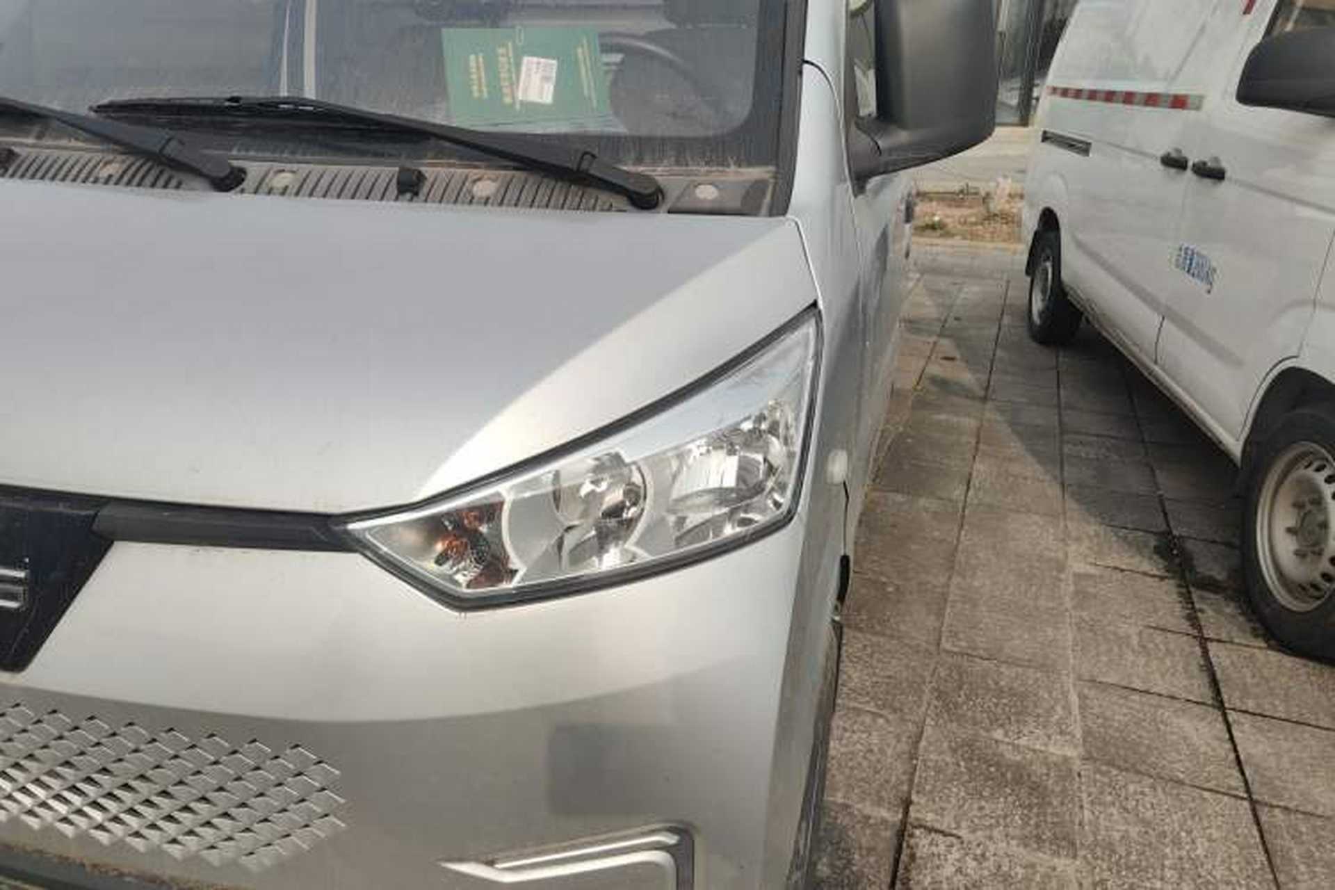 Used Wuling Electric Truck 2022 Affordable Model Anchi with 35.904 kWh Left Front Headlight