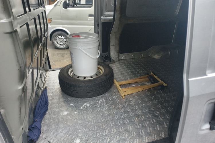 Used Wuling Electric Truck 2022 Affordable Model Anchi with 35.904 kWh Left Rear Seat