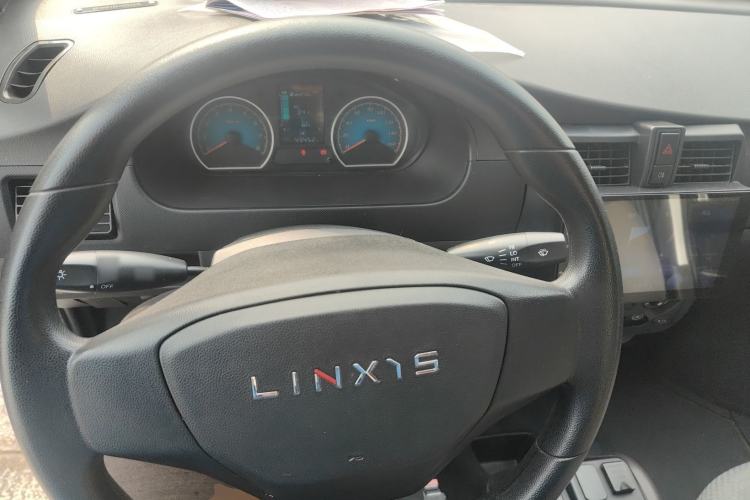 Used Wuling Electric Truck 2022 Affordable Model Anchi with 35.904 kWh Steering Wheel
