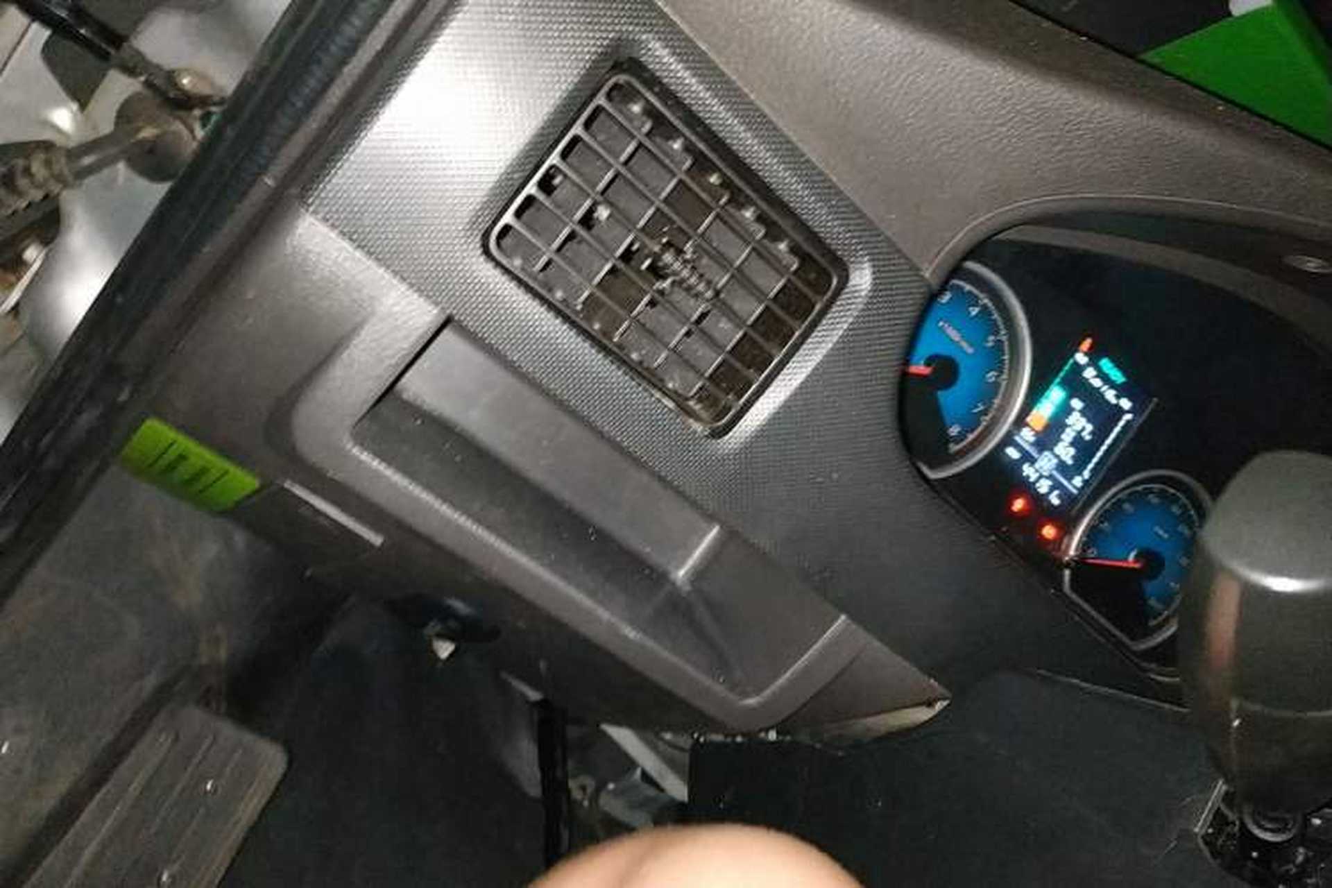 Used Wuling Electric Truck 2022 Affordable Model Anchi with 35.904 kWh Vehicle Key