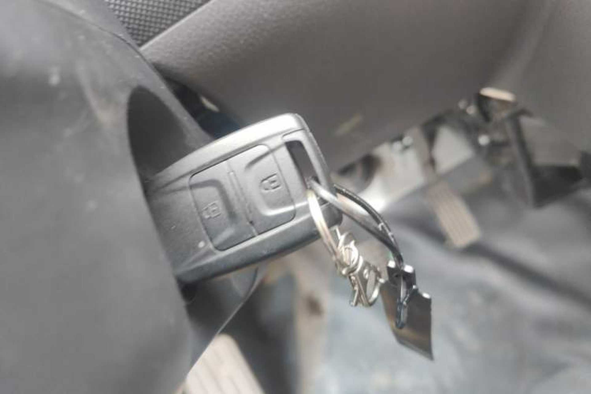 Used Wuling Electric Truck 2022 Affordable Model Anchi with 35.904 kWh Vehicle Key