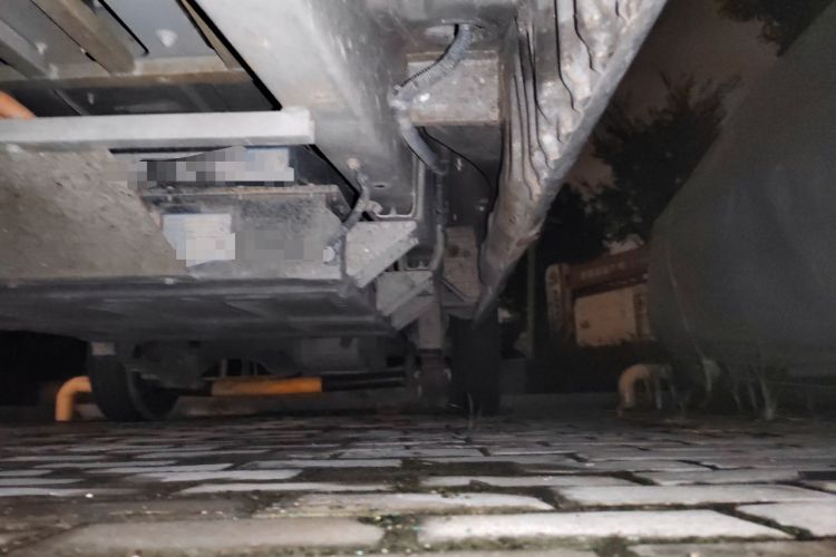 Used Wuling EV50 2020 All-Electric Van Logistics Vehicle with Ningde-Heated Battery Chassis Front Left