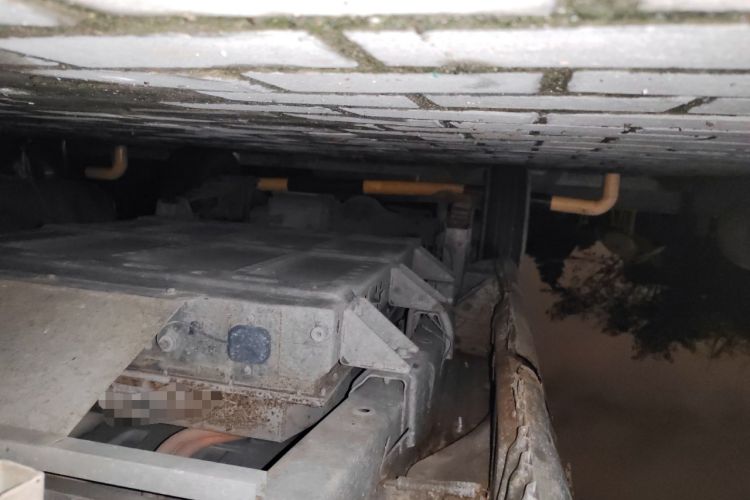Used Wuling EV50 2020 All-Electric Van Logistics Vehicle with Ningde-Heated Battery Chassis Front Right